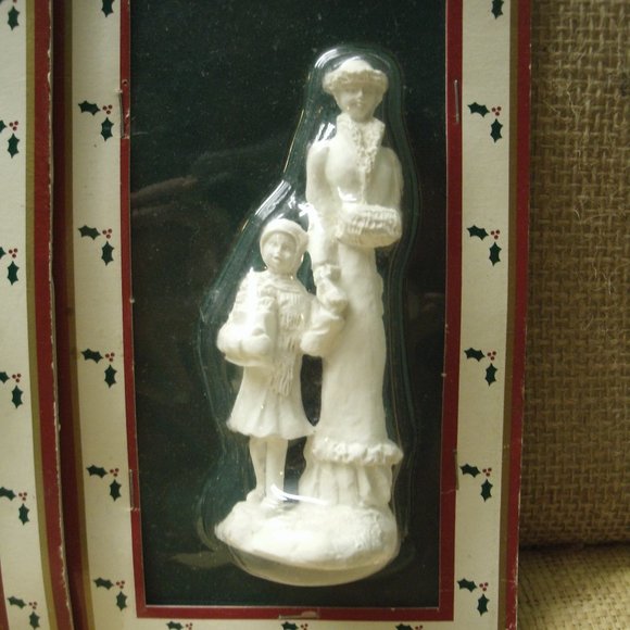 Village Accents Resin Victorian  Figures for Painting - Picture 2 of 16